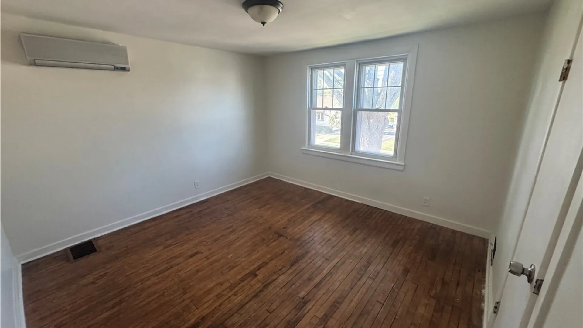 Property at 221 Evergreen Place, Cheektowaga, NY 14225 16