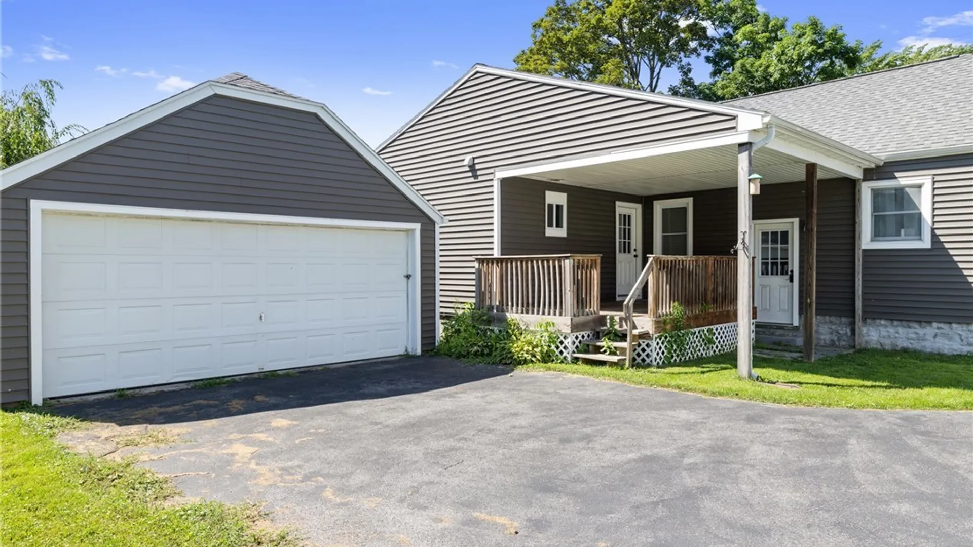 Property at 88 Bradford Street, Auburn, NY 13021 4