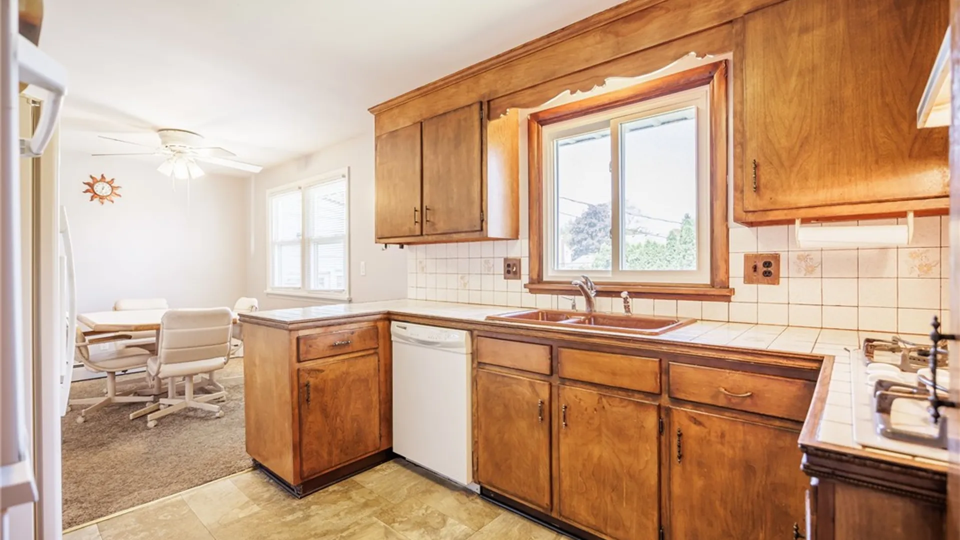 Property at 90 Oakbend Lane, Irondequoit, NY 14617 25