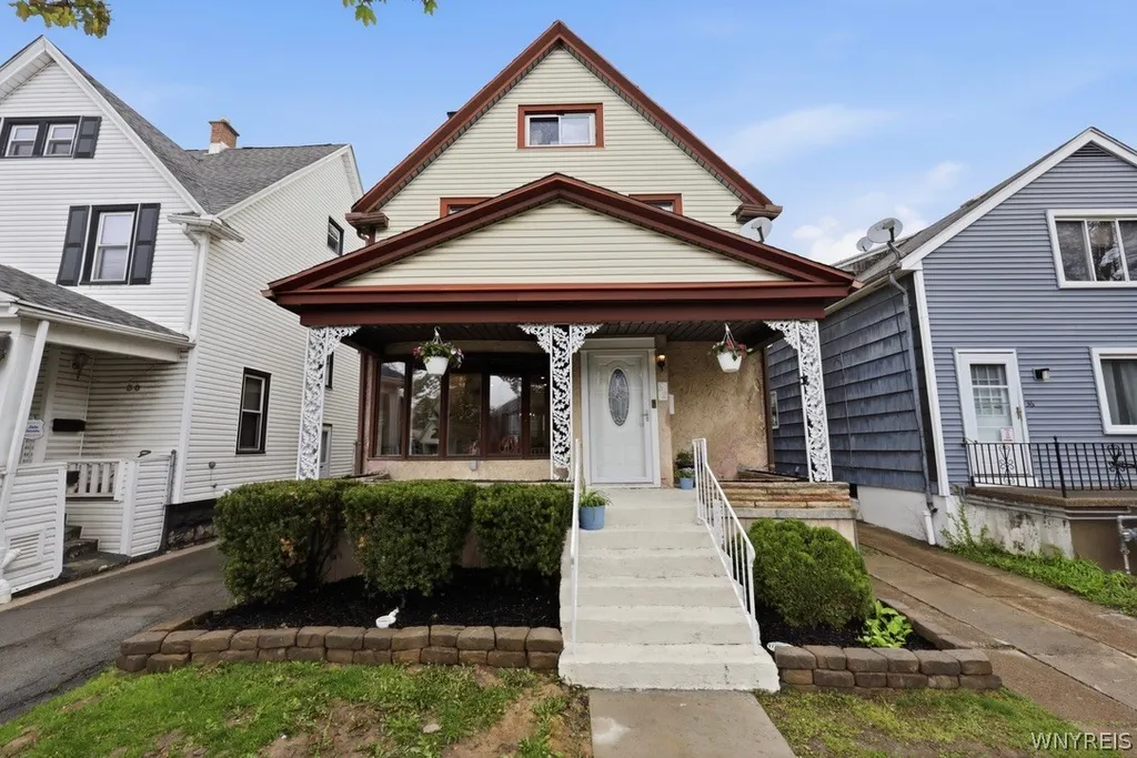 Property at 32 Euclid Avenue, Tonawanda, NY 14217
