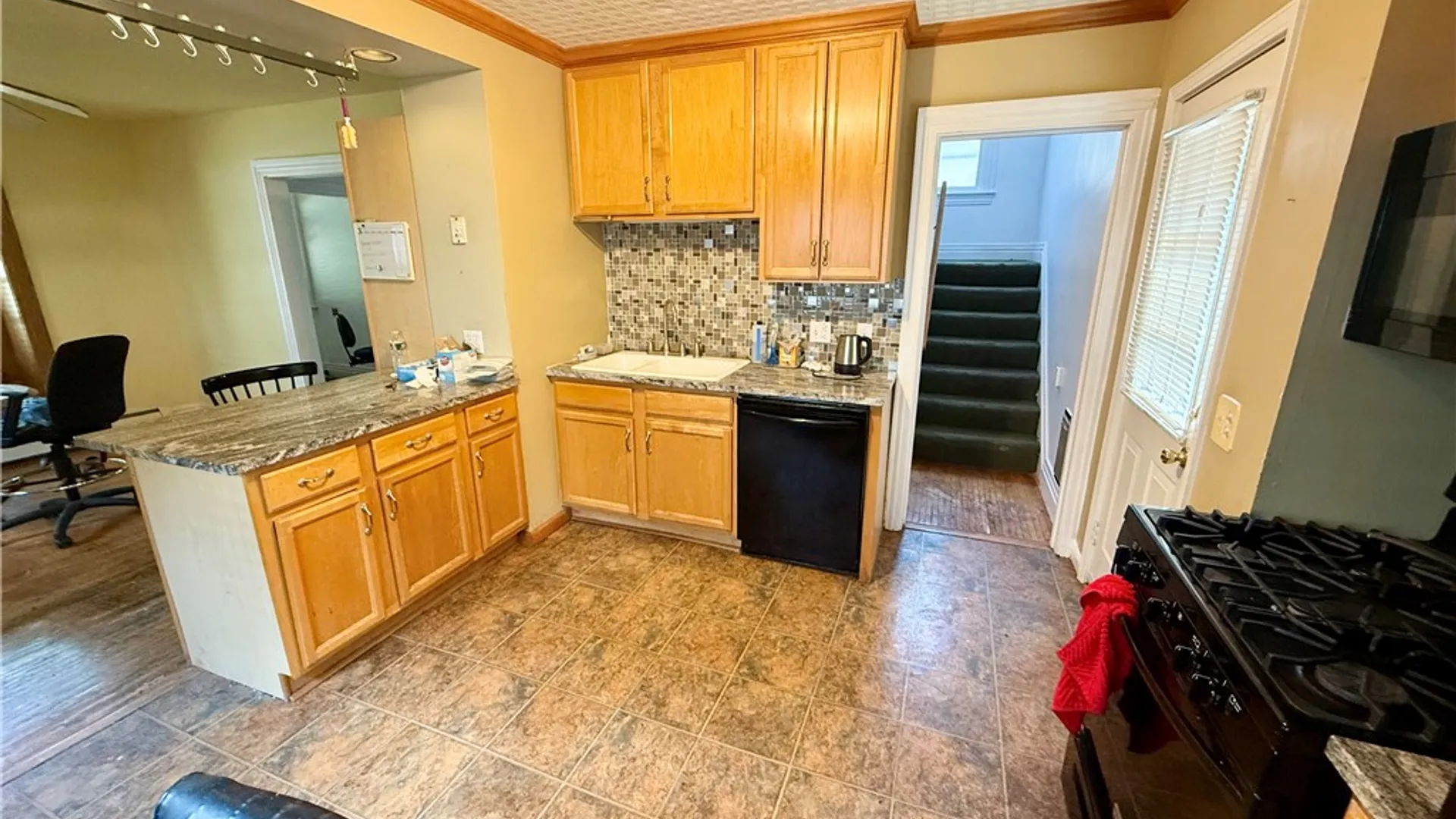 Property at 29 Highland Avenue, Rochester, NY 14620 4
