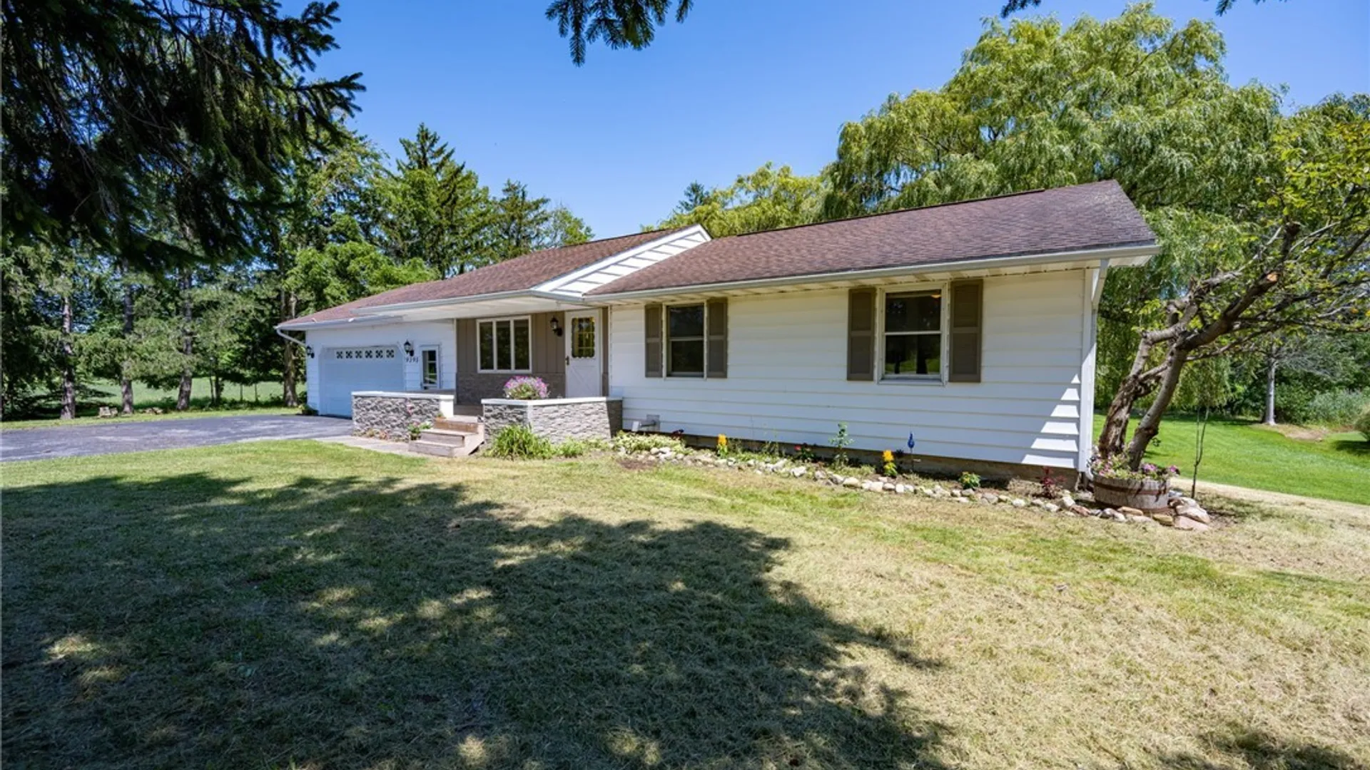Property at 9395 Upton Road, Batavia, NY 14020 3