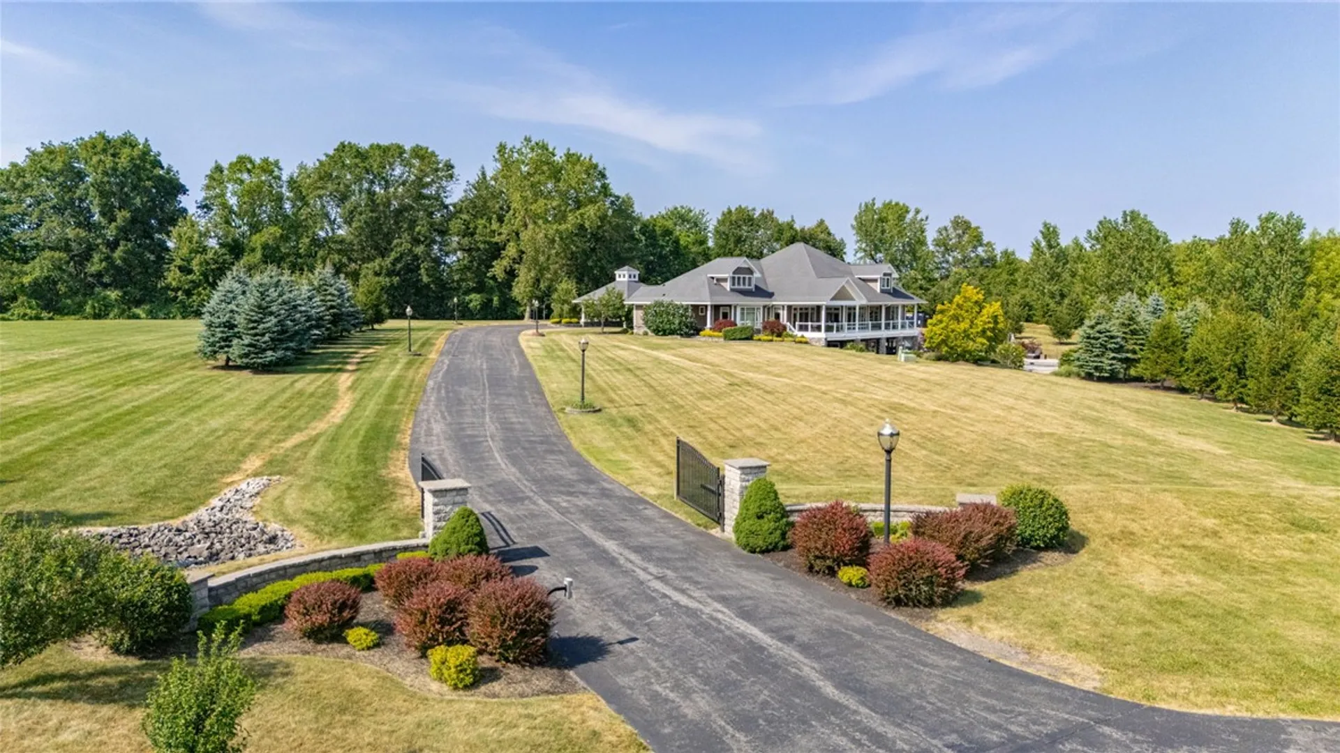 Property at 14 Poinciana Drive, Pittsford, NY 14534 38
