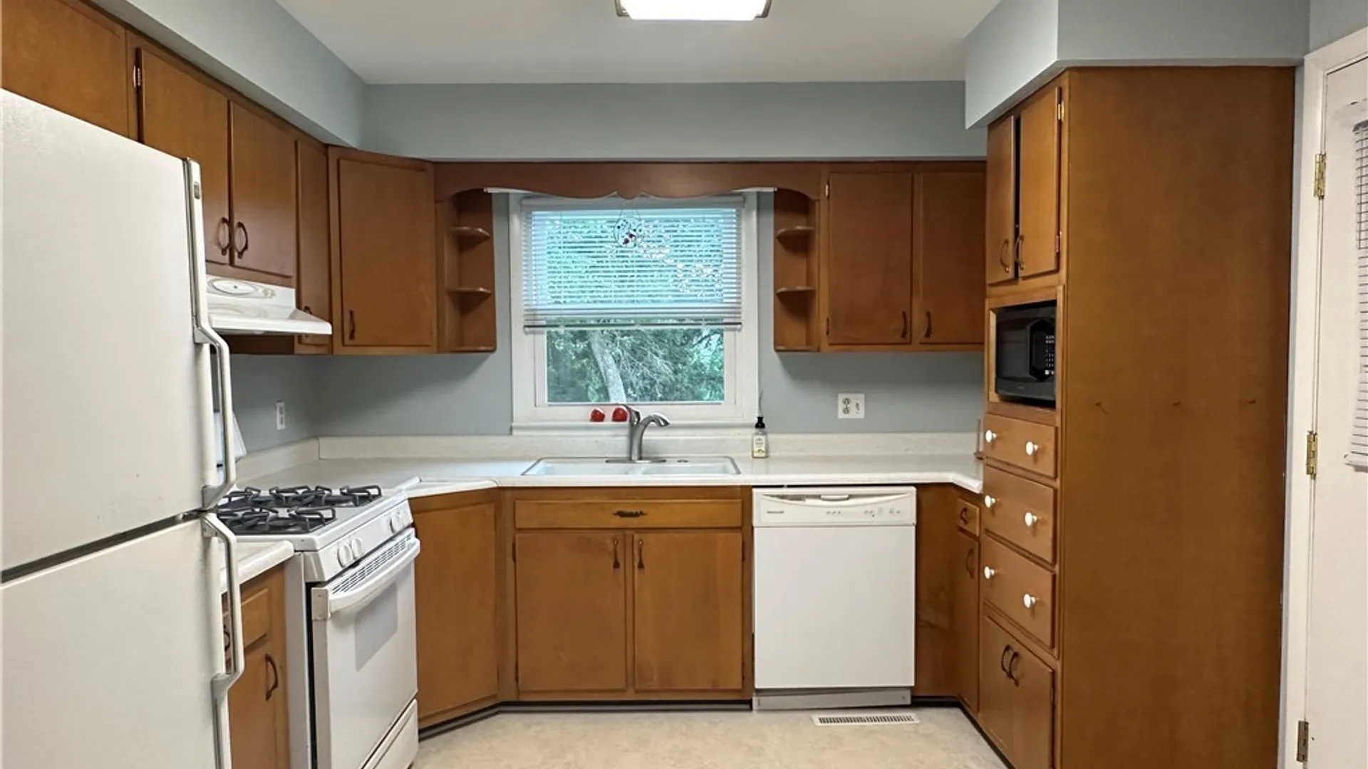 Property at 103 Grove Ave Extension, Auburn, NY 13021 13