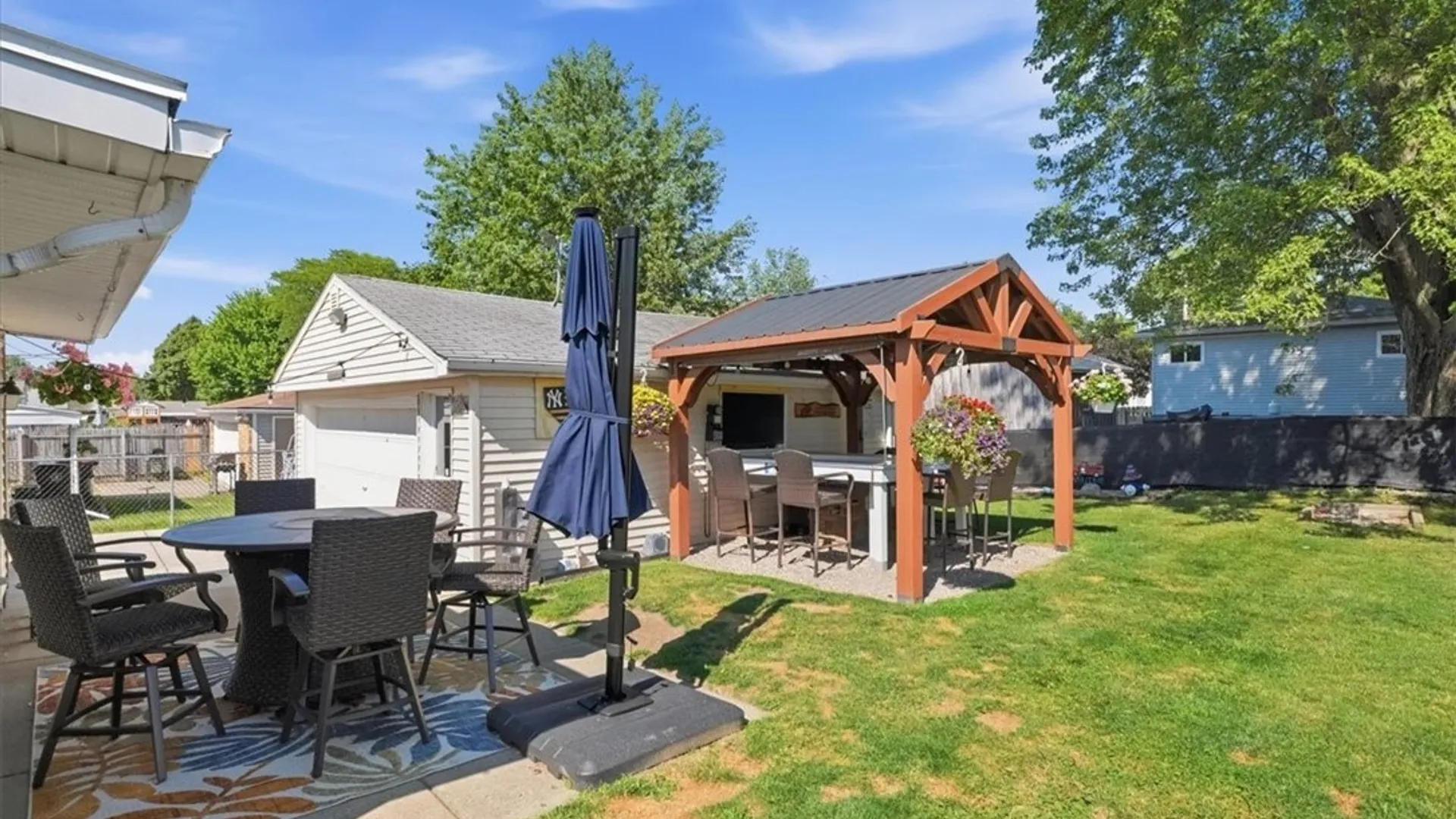 Property at 56 Brunswick Road, Lancaster, NY 14043 35