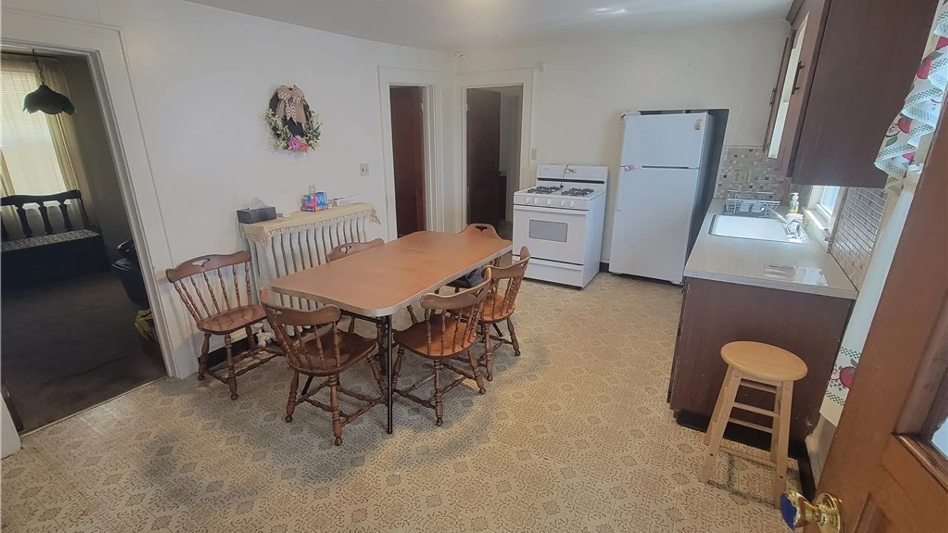 Property at 606 E Division Street, Syracuse, NY 13208 3