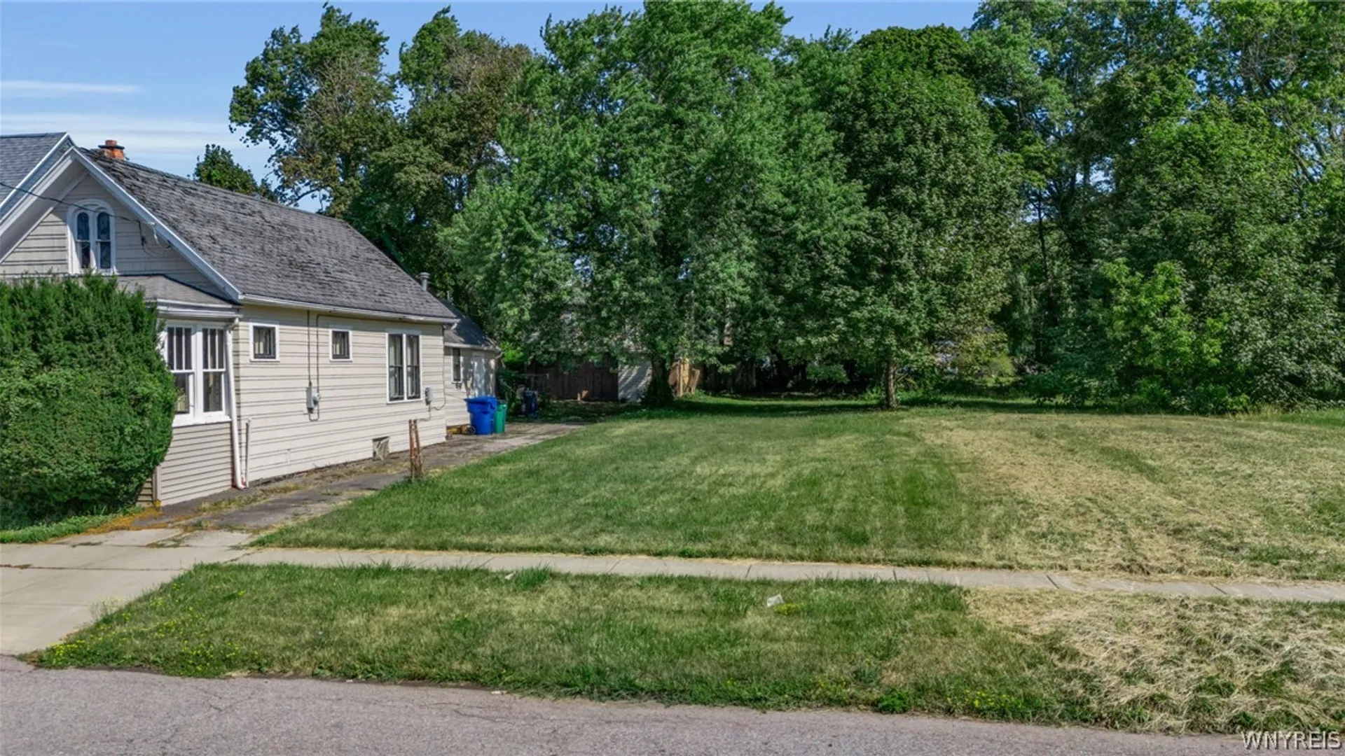 Property at 176 Dodge Street, Buffalo, NY 14209 4