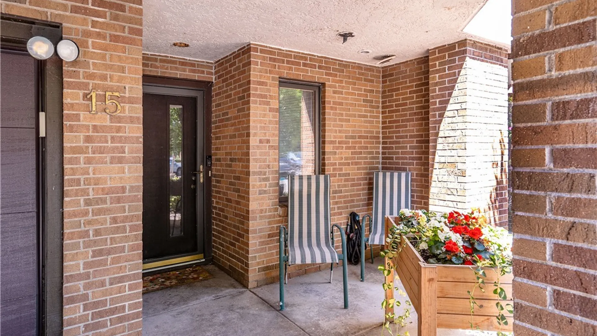 Property at 15 Harbour Pointe, Buffalo, NY 14202 3