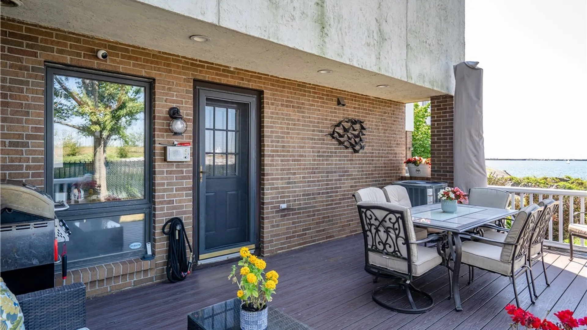 Property at 15 Harbour Pointe, Buffalo, NY 14202 34