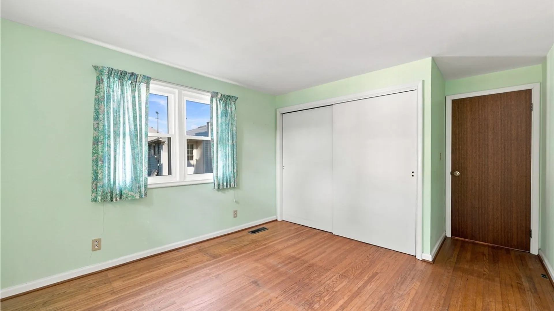 Property at 182 Bennington Road, Amherst, NY 14226 23