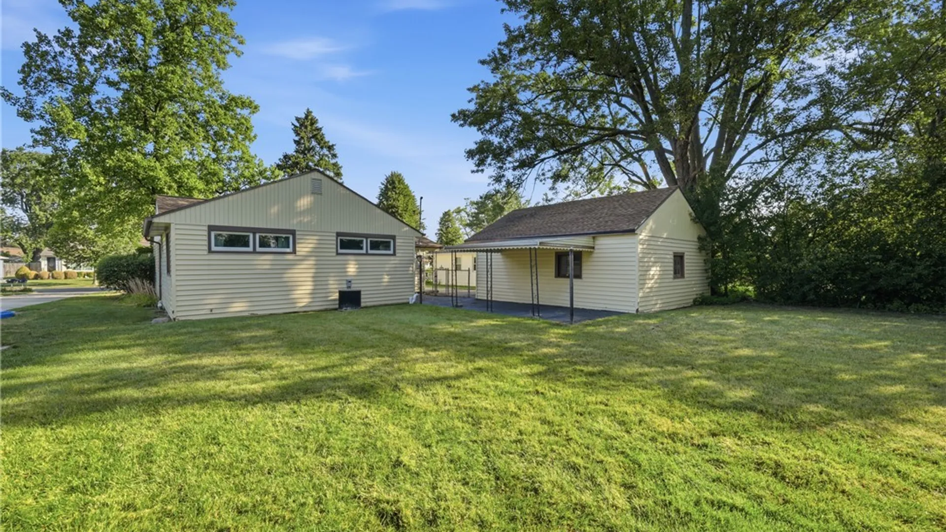 Property at 182 Bennington Road, Amherst, NY 14226 36
