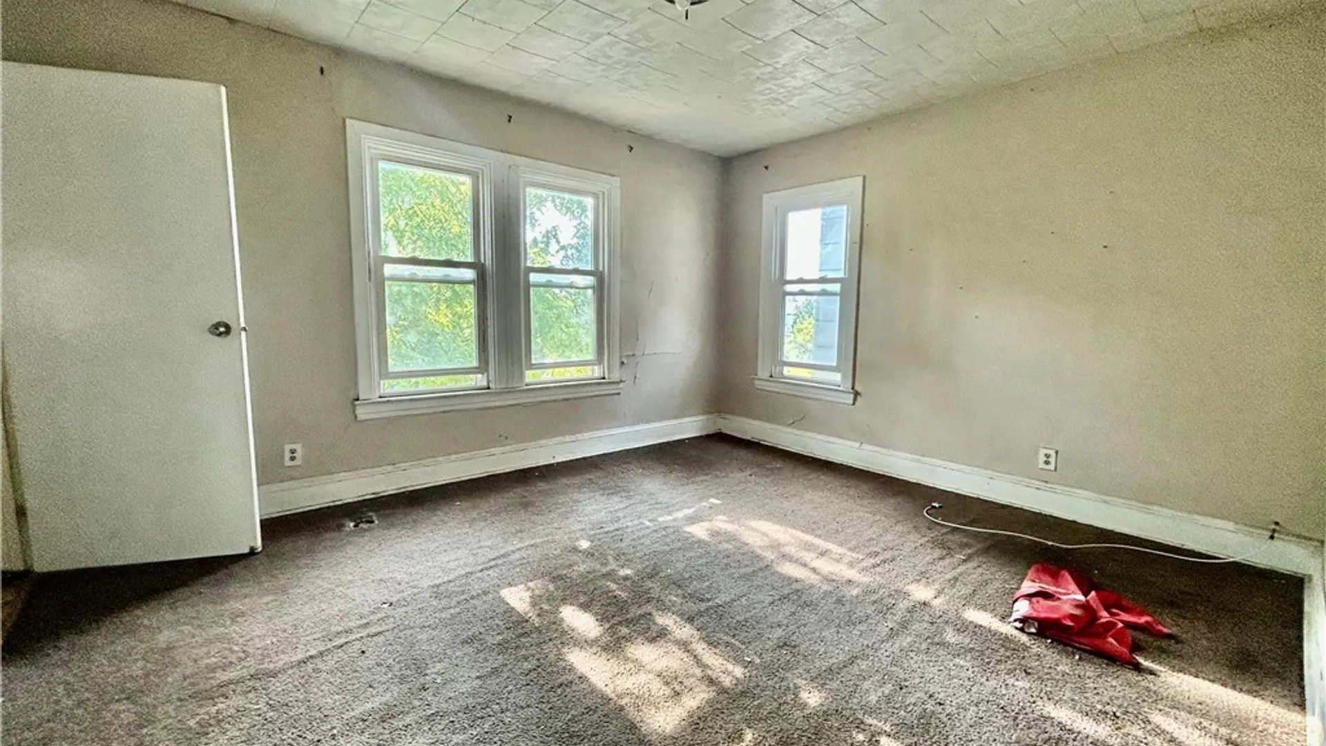 Property at 49 Barry Place, Buffalo, NY 14213 8