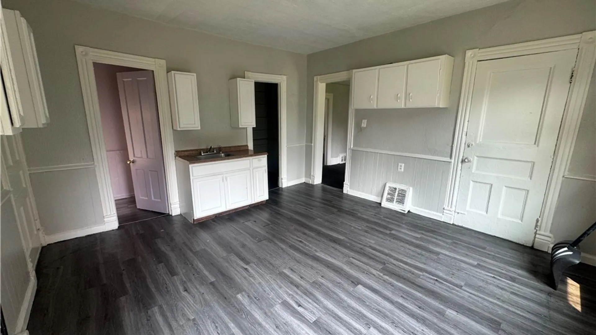 Property at 1113 South Avenue, Niagara Falls, NY 14305 14