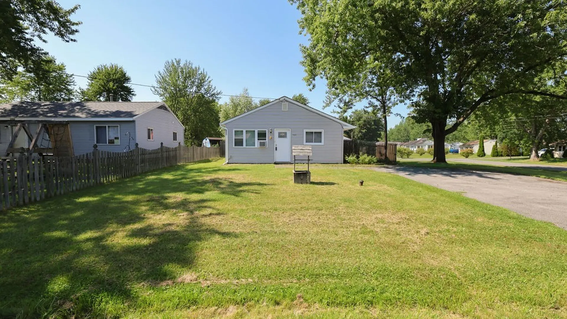 Property at 7925 Galileo Circle, Cicero, NY 13030 4