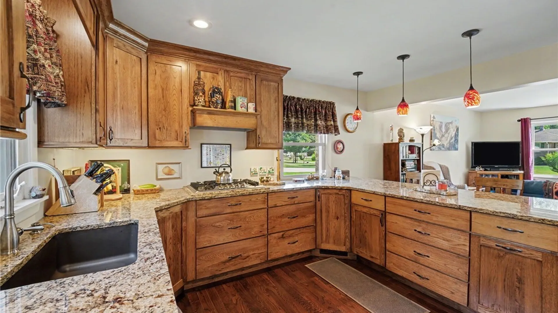 Property at 100 Wayne Avenue, Amherst, NY 14228 16