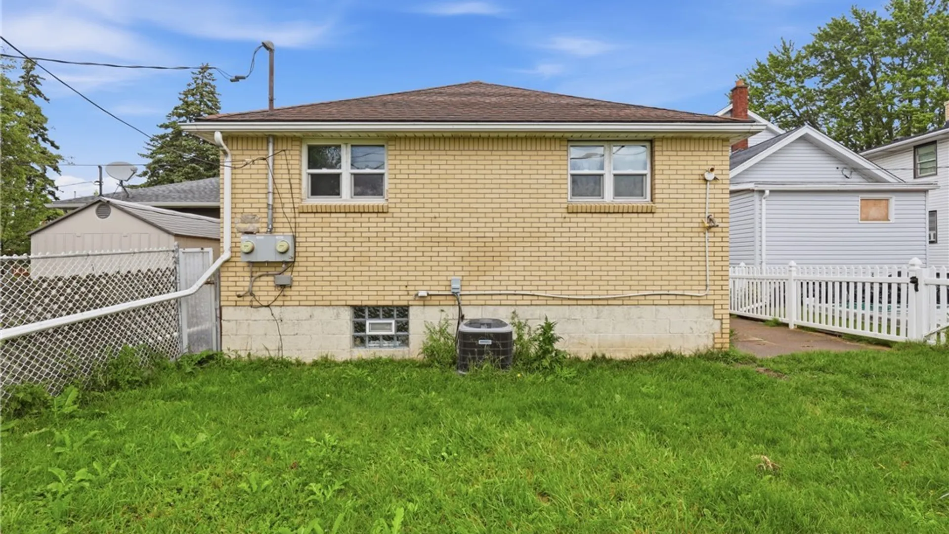 Property at 56 Awood Place, Cheektowaga, NY 14225 45
