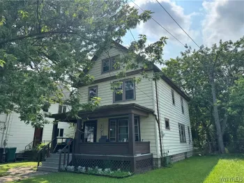 Property at 828 15th Street, Niagara Falls, NY 14301