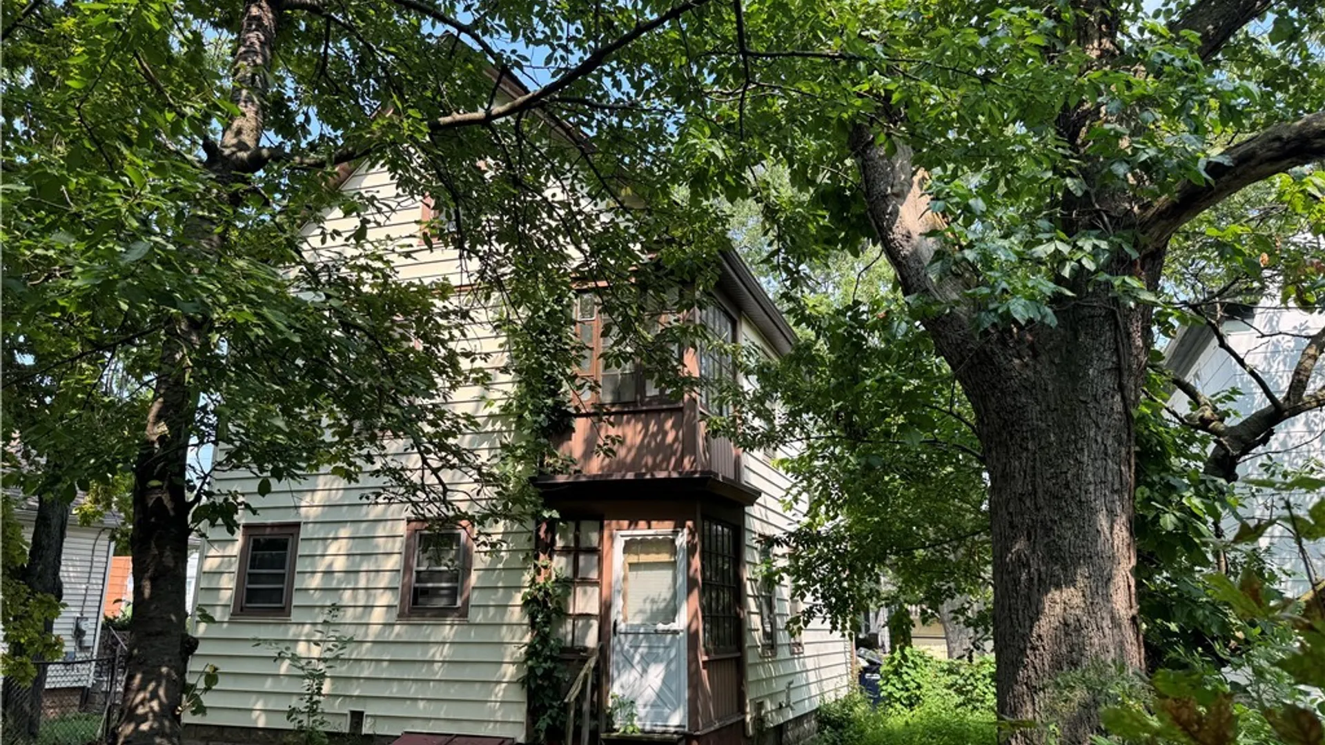 Property at 828 15th Street, Niagara Falls, NY 14301 3