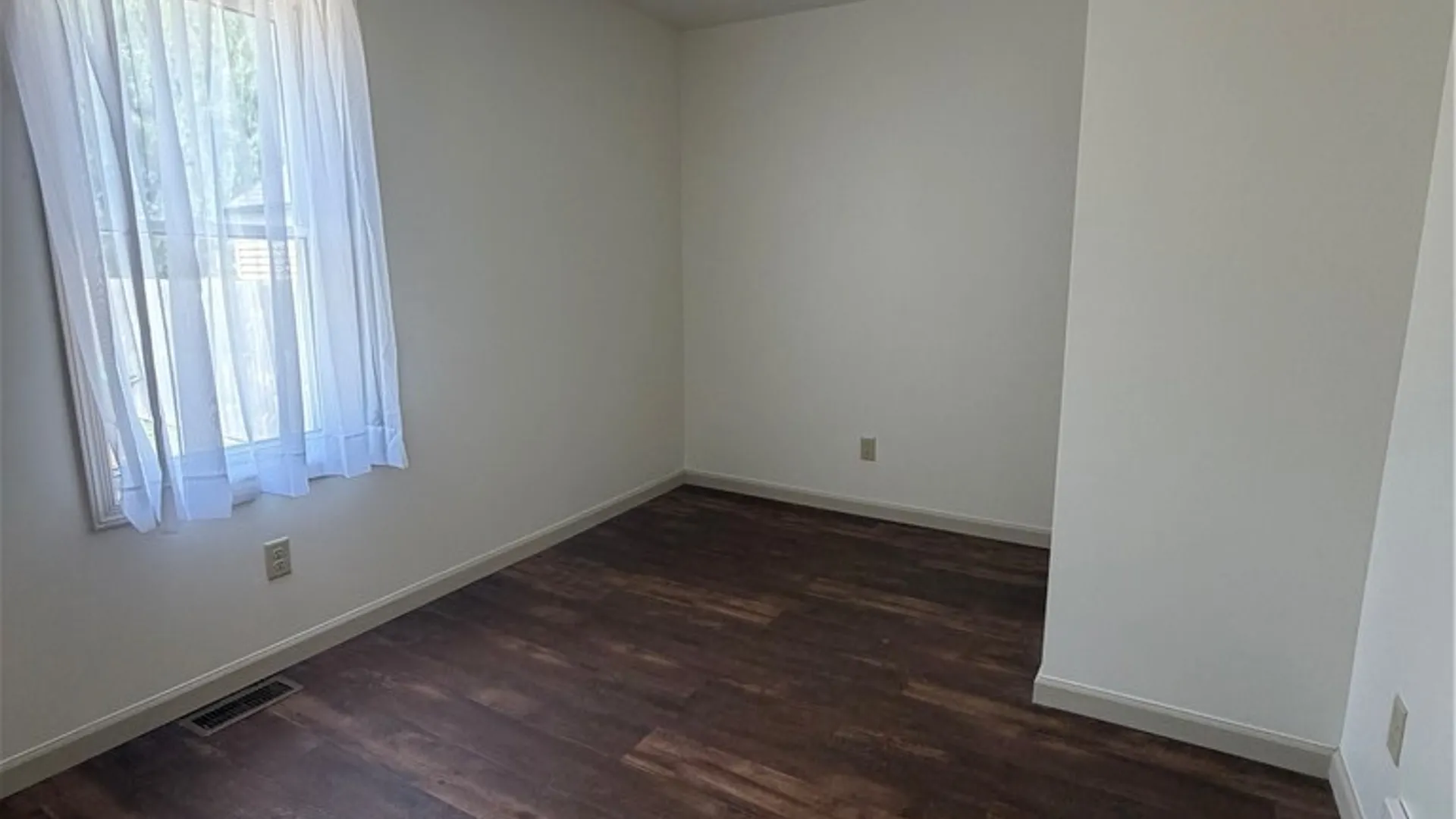 Property at 80 Meadow Place, Cheektowaga, NY 14225 7