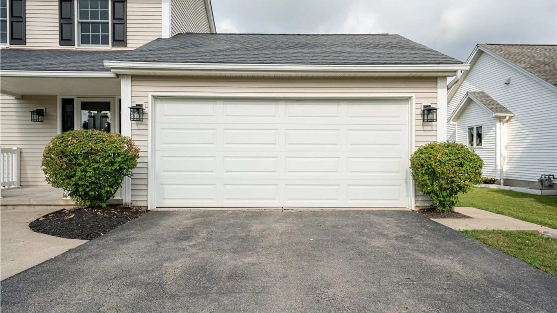 Property at 38 Hampton Court, Lancaster, NY 14086 41