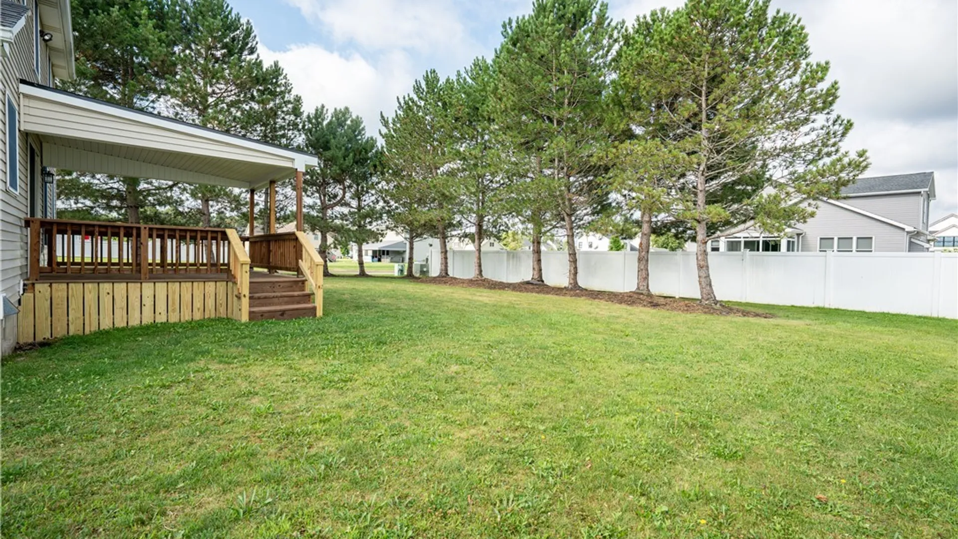 Property at 38 Hampton Court, Lancaster, NY 14086 44