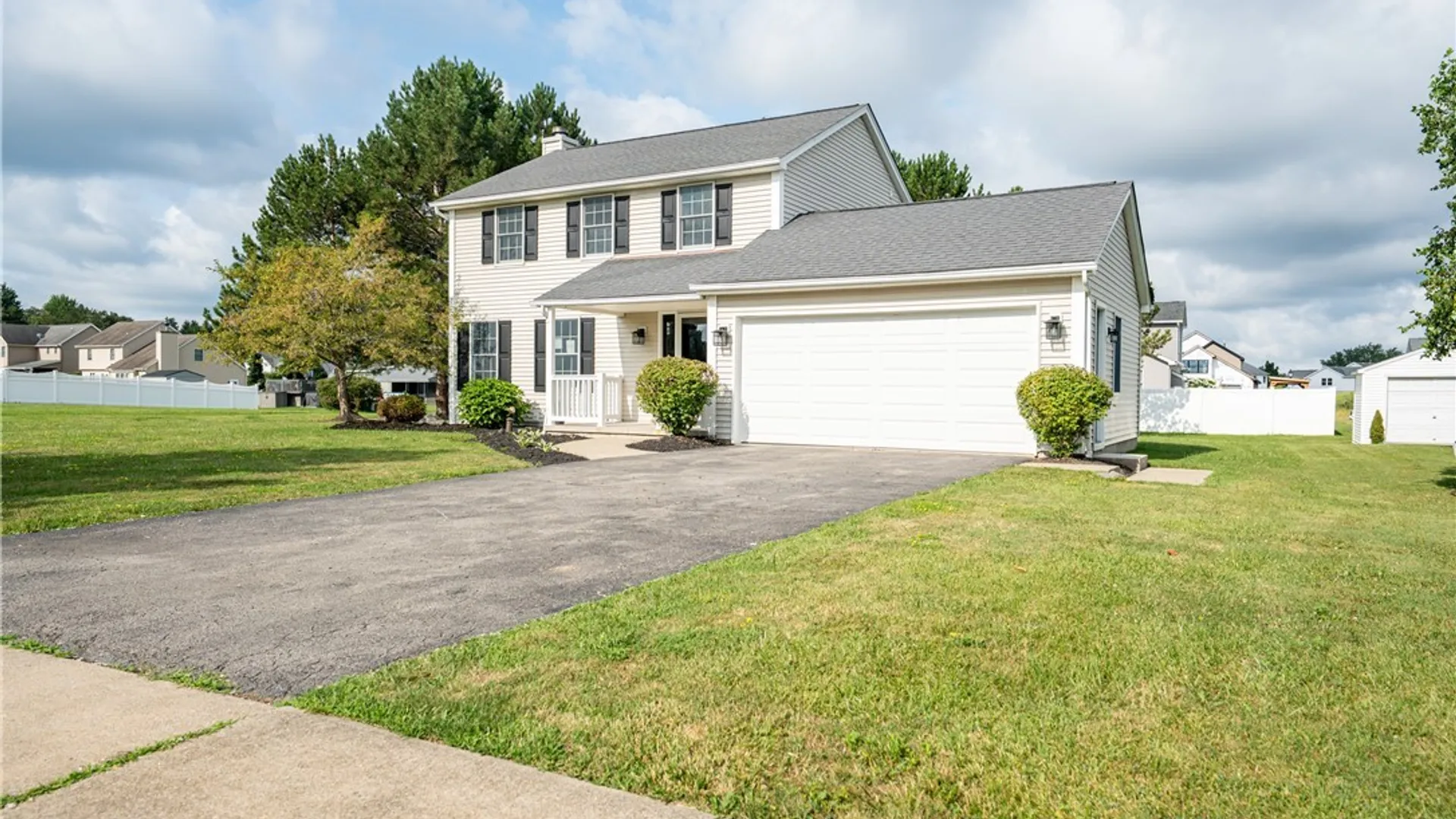 Property at 38 Hampton Court, Lancaster, NY 14086 3