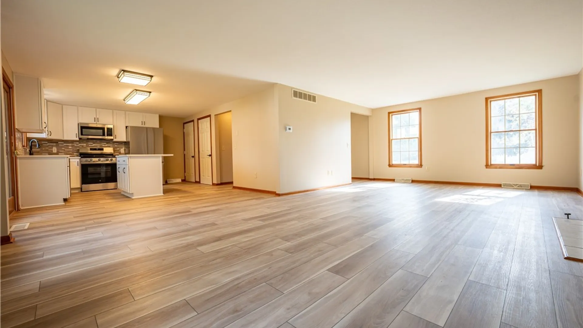 Property at 38 Hampton Court, Lancaster, NY 14086 10