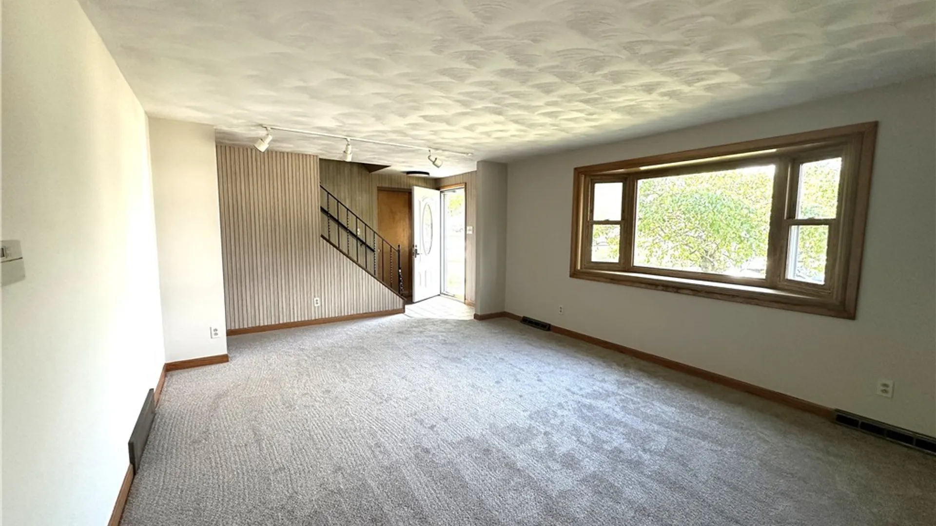 Property at 75 Caprice Drive, Cheektowaga, NY 14227 4