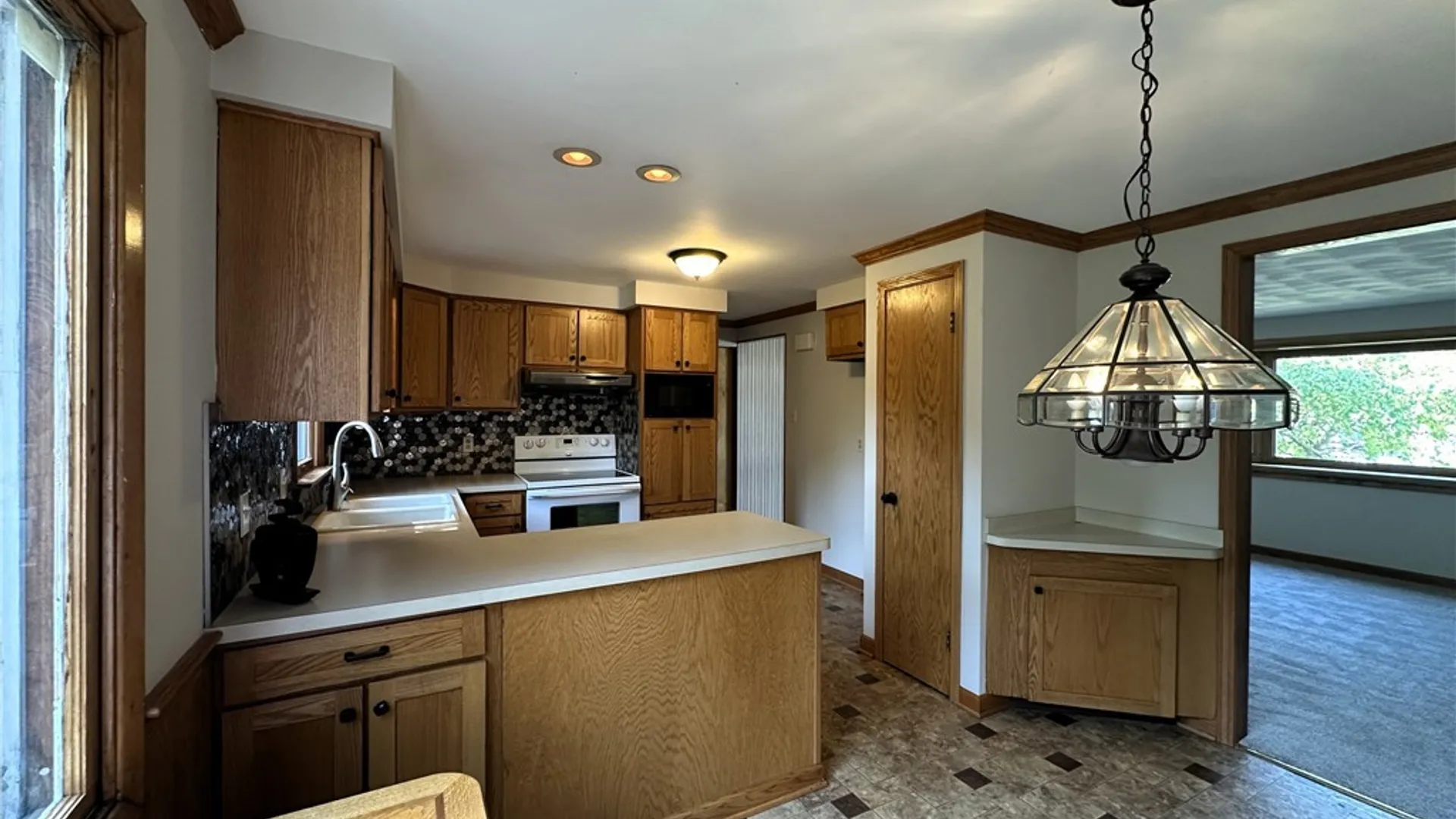 Property at 75 Caprice Drive, Cheektowaga, NY 14227 8