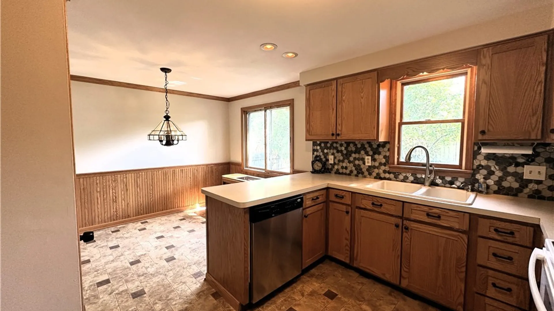 Property at 75 Caprice Drive, Cheektowaga, NY 14227 9