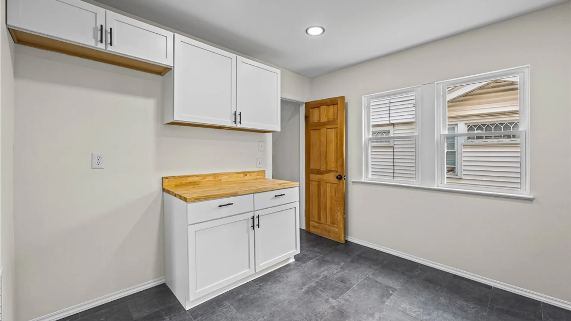 Property at 20 Duke St, Rochester, NY 14609 9