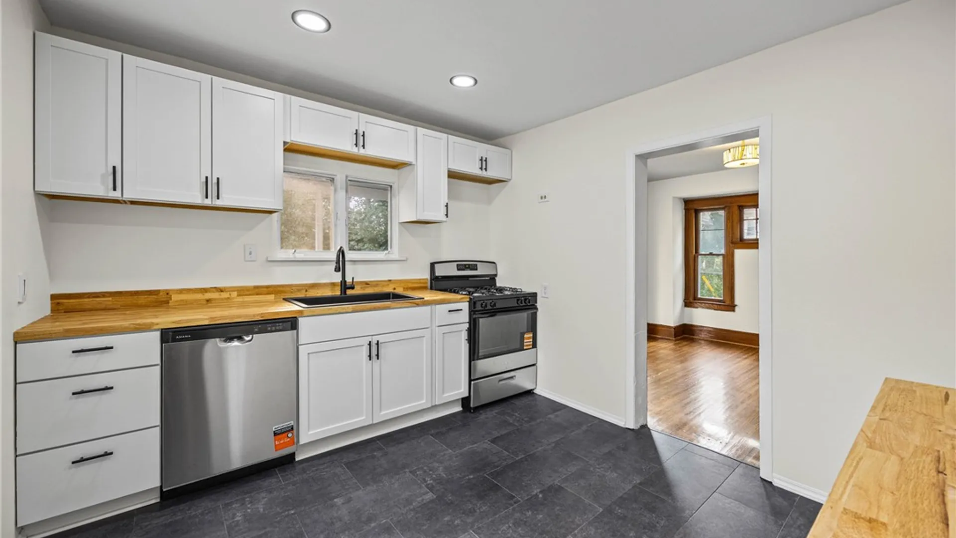 Property at 20 Duke St, Rochester, NY 14609 5