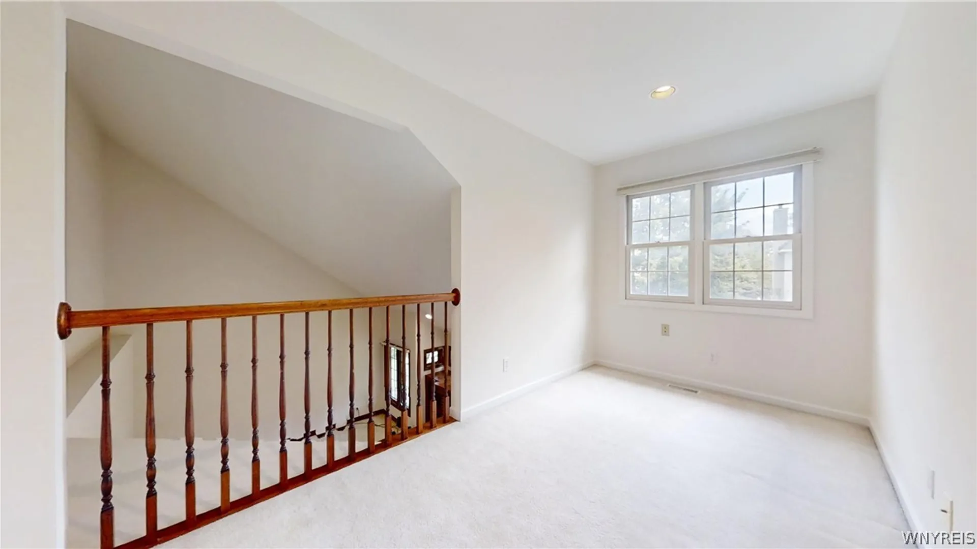 Property at 127 Covent Garden Ln, Amherst, NY 14221 42