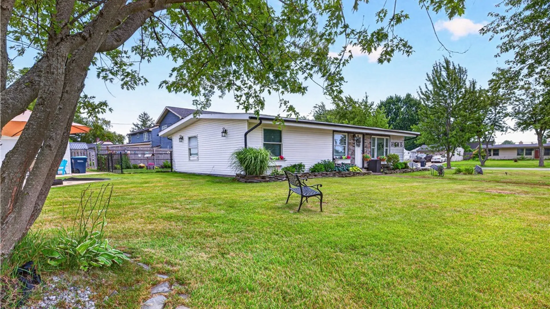 Property at 1563 Broadway, Grand Island, NY 14072 4