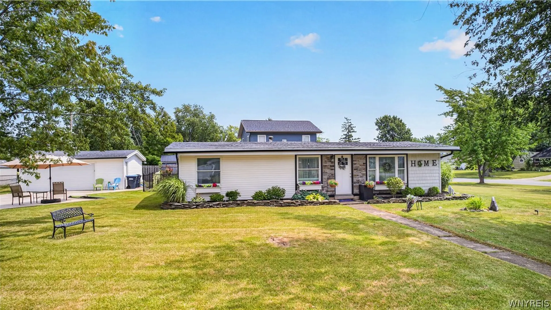 Property at 1563 Broadway, Grand Island, NY 14072 6