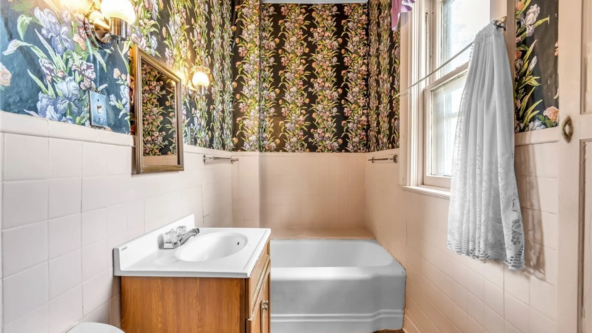 Property at 524 Norwood Avenue, Buffalo, NY 14222 18