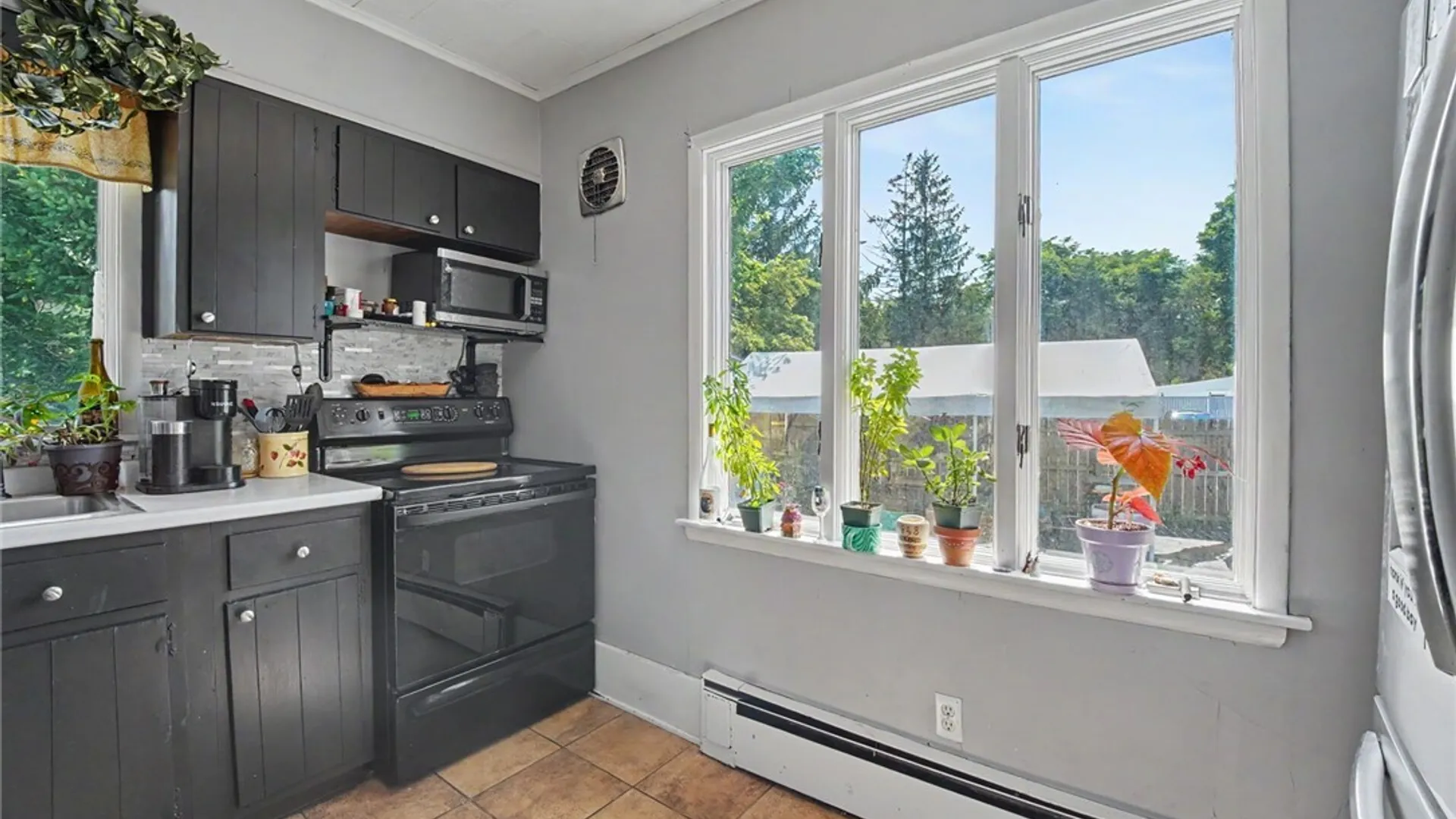 Property at 19 Vermont Street, Holland, NY 14080 7