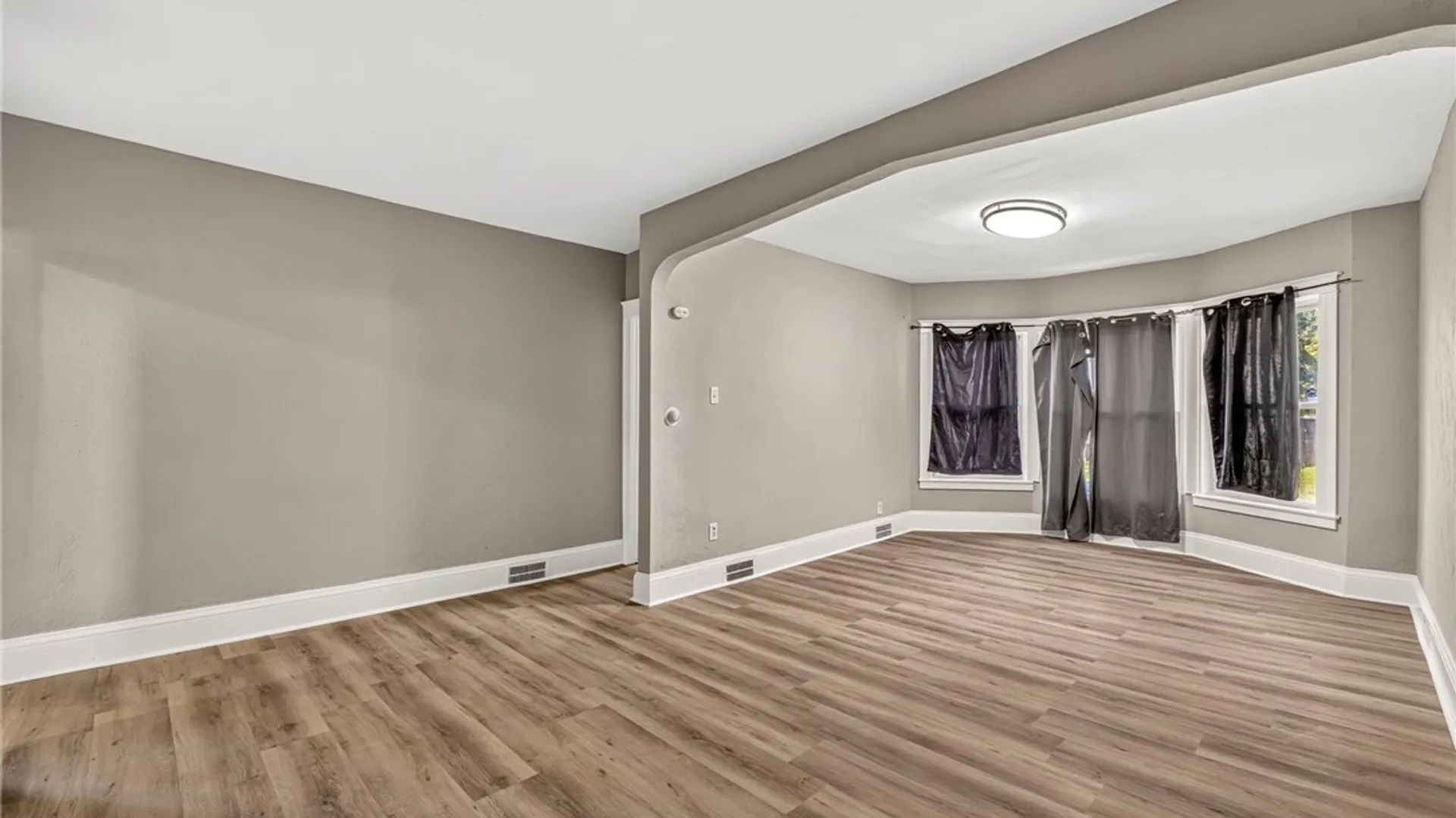 Property at 1881 Willow Avenue, Niagara Falls, NY 14305 6