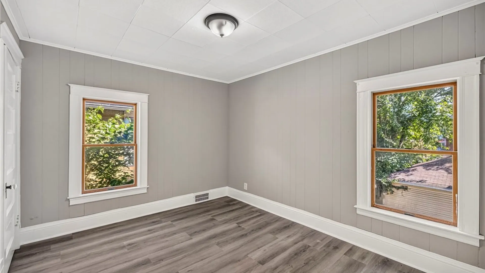 Property at 1881 Willow Avenue, Niagara Falls, NY 14305 16