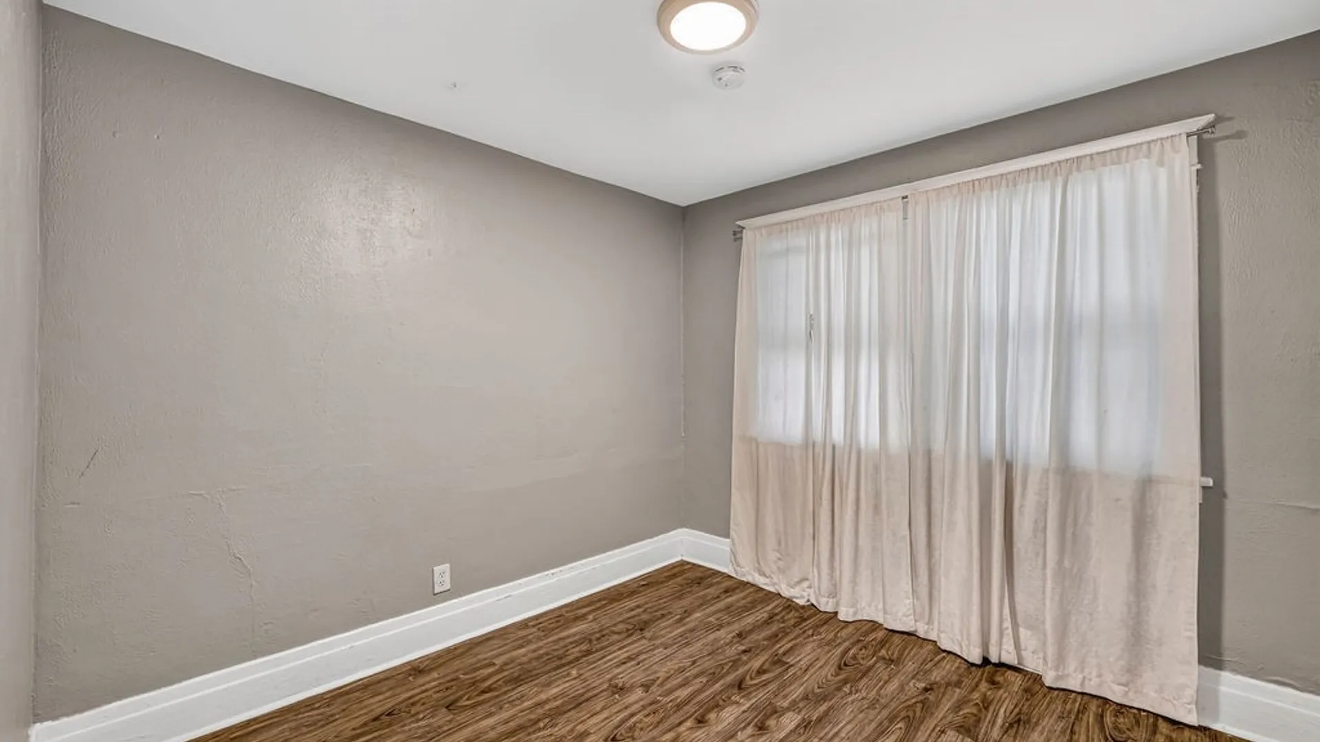Property at 525 E Amherst Street, Buffalo, NY 14215 10