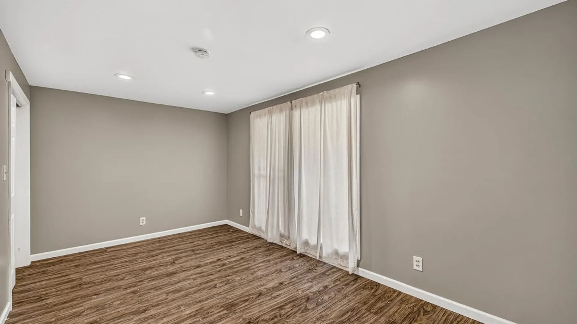 Property at 525 E Amherst Street, Buffalo, NY 14215 12