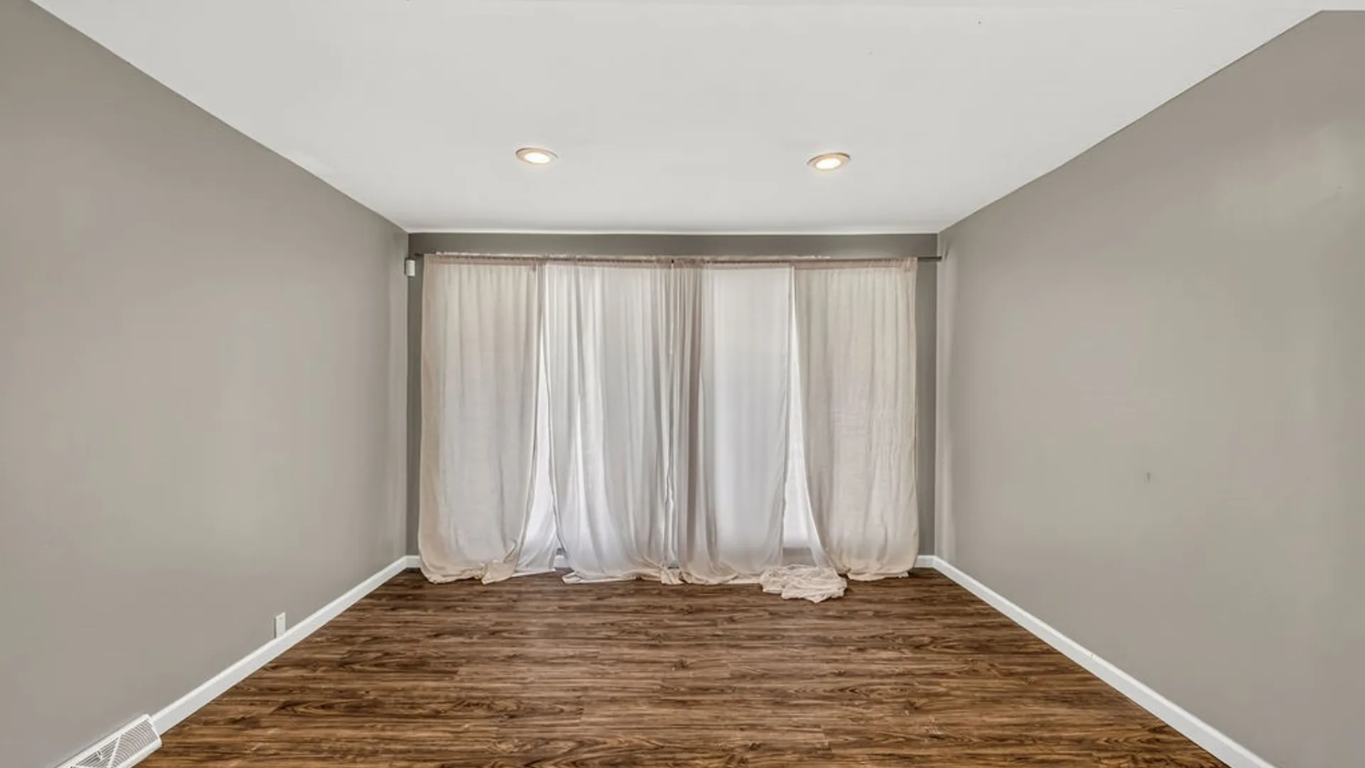 Property at 525 E Amherst Street, Buffalo, NY 14215 20