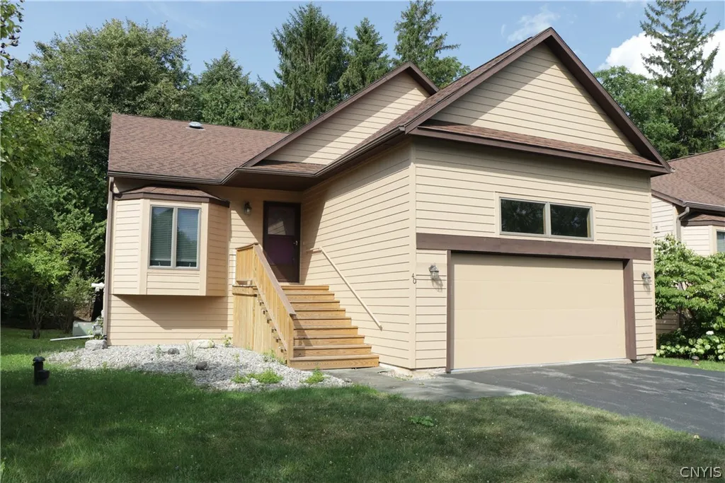 Property at 40 Nursery Lane, Syracuse, NY 13210