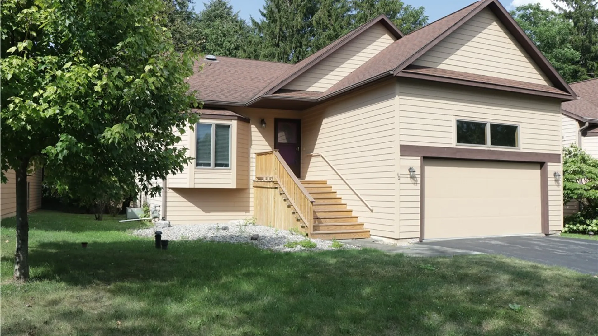 Property at 40 Nursery Lane, Syracuse, NY 13210 4