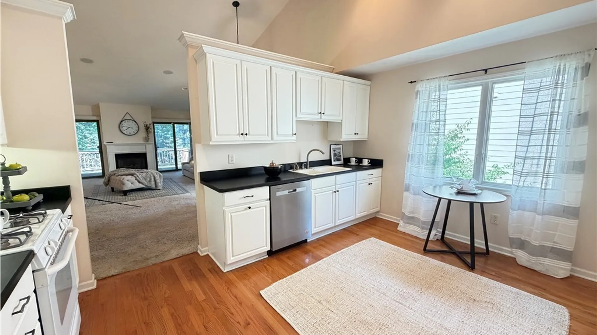 Property at 40 Nursery Lane, Syracuse, NY 13210 19