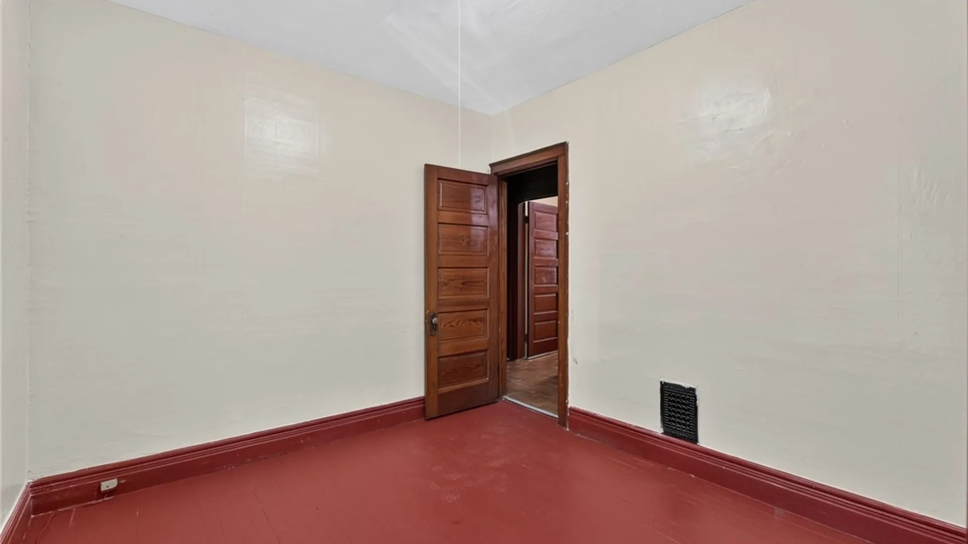 Property at 509 Woodlawn Avenue, Buffalo, NY 14208 16