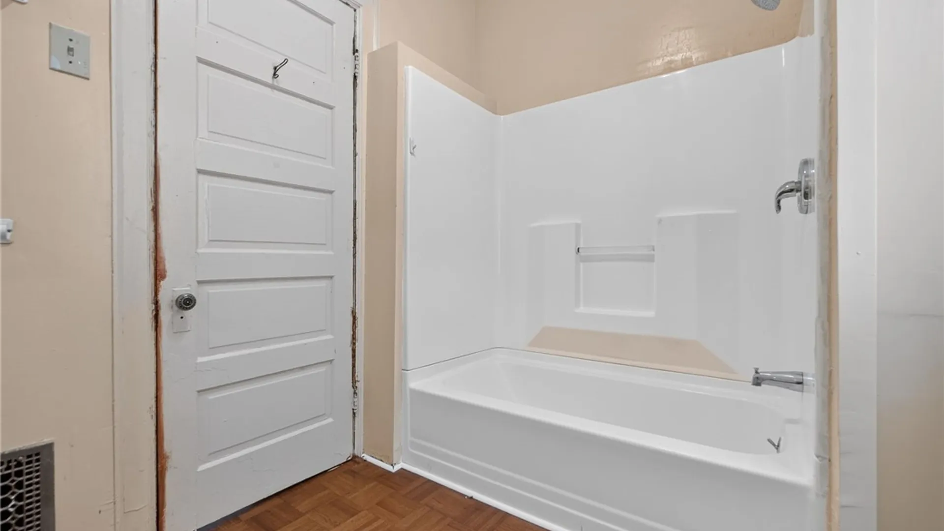 Property at 509 Woodlawn Avenue, Buffalo, NY 14208 17