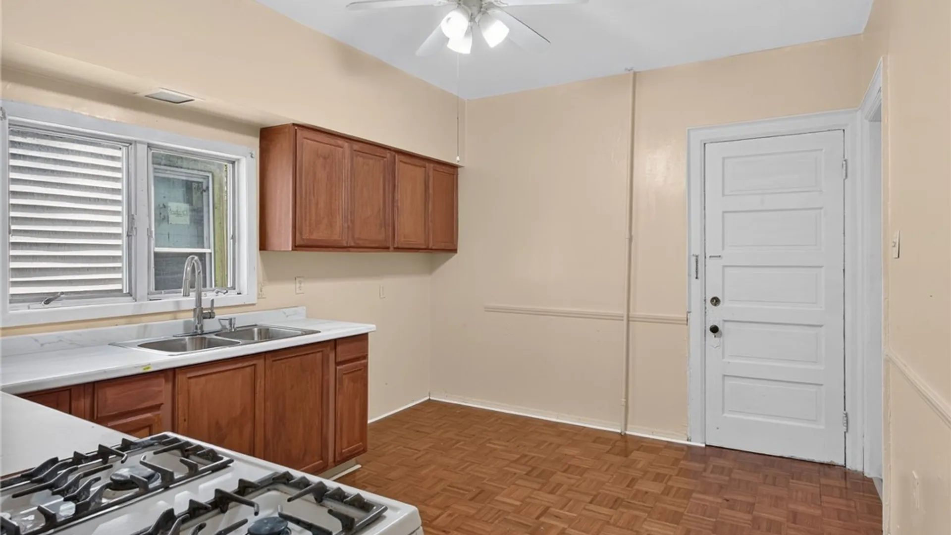 Property at 509 Woodlawn Avenue, Buffalo, NY 14208 20