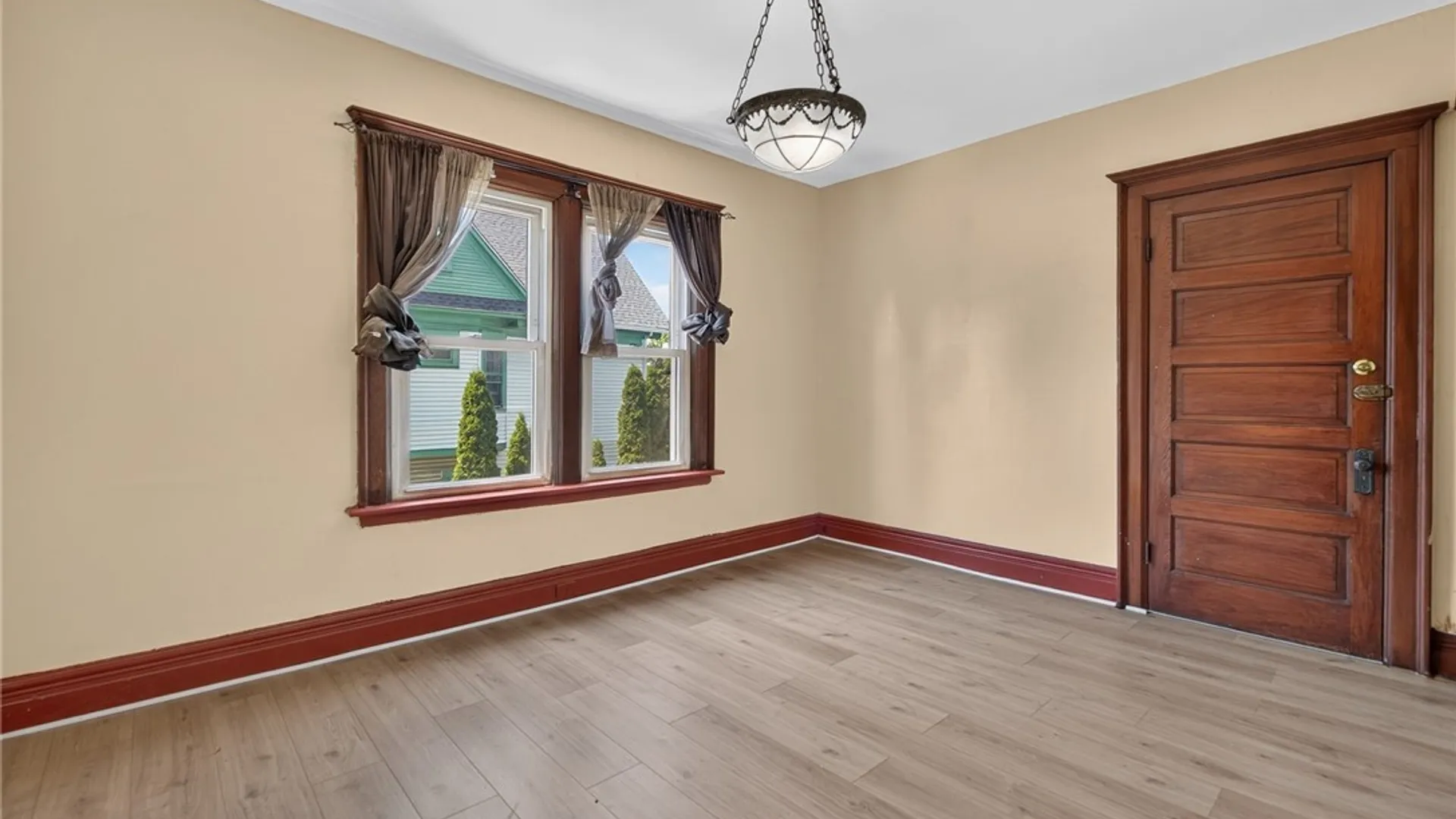 Property at 509 Woodlawn Avenue, Buffalo, NY 14208 29