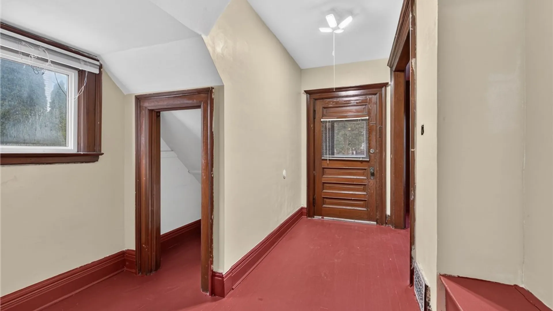 Property at 509 Woodlawn Avenue, Buffalo, NY 14208 6